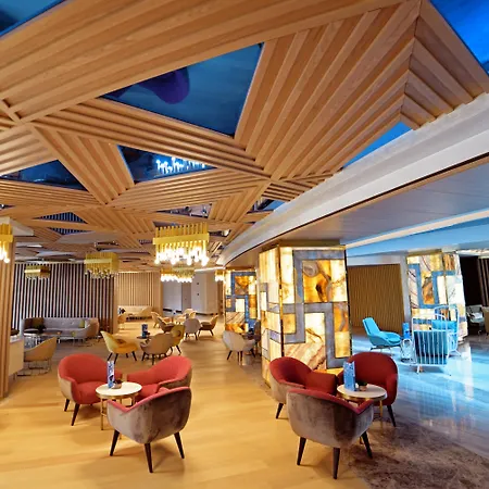 Курортный комплекс Royal Wings 5*